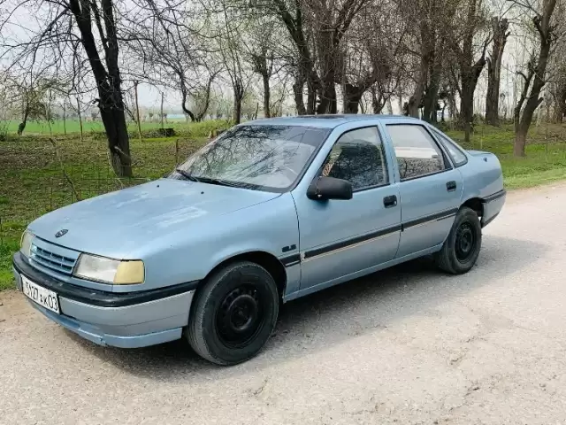 Opel Vectra A, 1992 1, avtobaza.tj Opel Vectra A, 1992 1, avtobaza.tj
