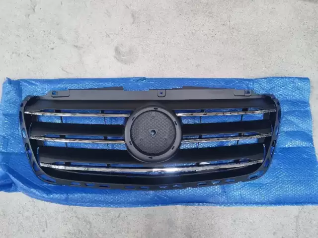 Решетка радиатора Mercedes-Benz Sprinter 1, avtobaza.tj