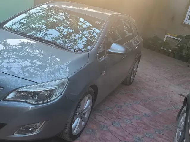 Opel Astra J, 2011 1, avtobaza.tj
