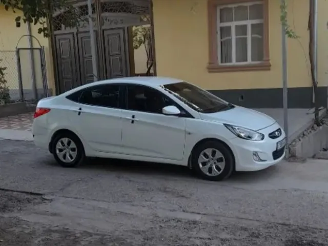 Hyundai Solaris 1, avtobaza.tj