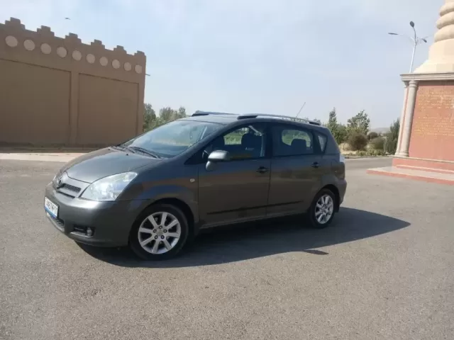 Toyota Corola Verso 1, avtobaza.tj