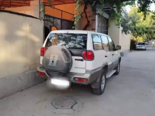 Nissan Terrano, 2001 1, avtobaza.tj