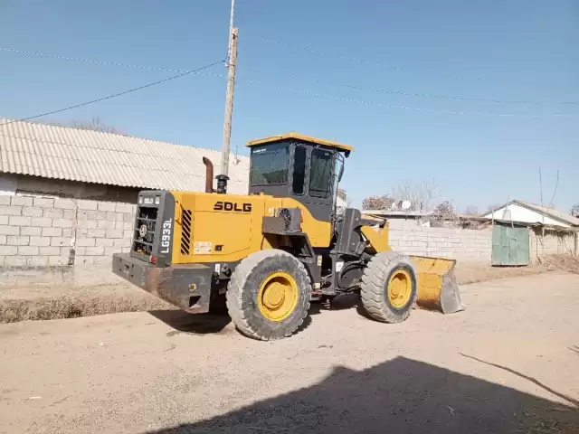 Погрузчик Ковшовый Sdlj 933l, 2021 1, avtobaza.tj