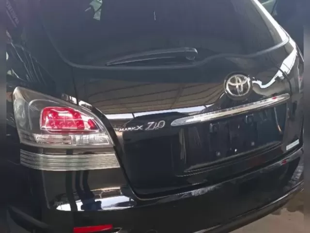 Toyota Mark X ZiO, 2008 1, avtobaza.tj