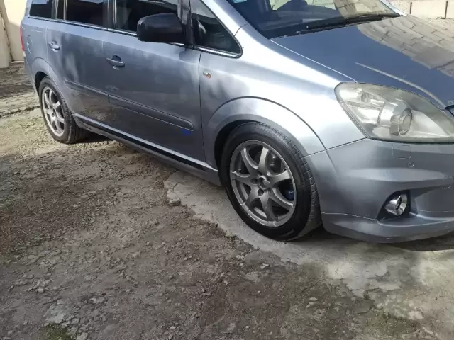 Opel Zafira, 2010 1, avtobaza.tj