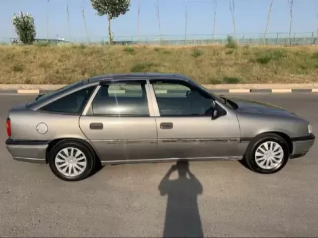 Opel Vectra A 1, avtobaza.tj