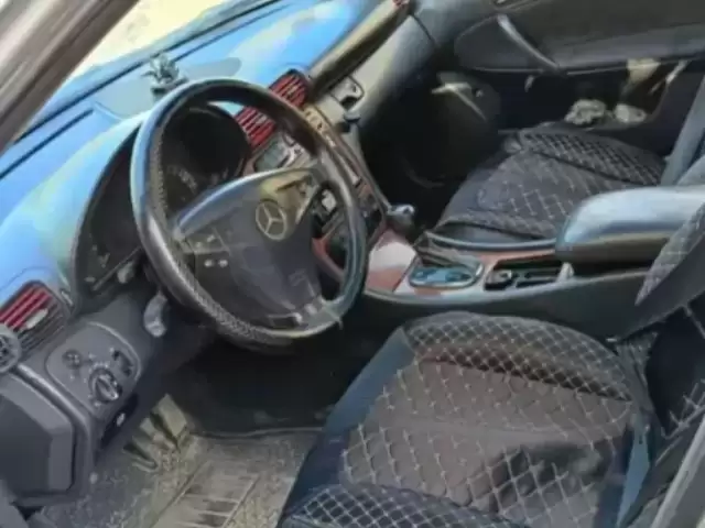 Mercedes-Benz C class, 2002 1, avtobaza.tj
