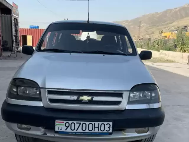 Chevrolet Niva, 2004 1, avtobaza.tj