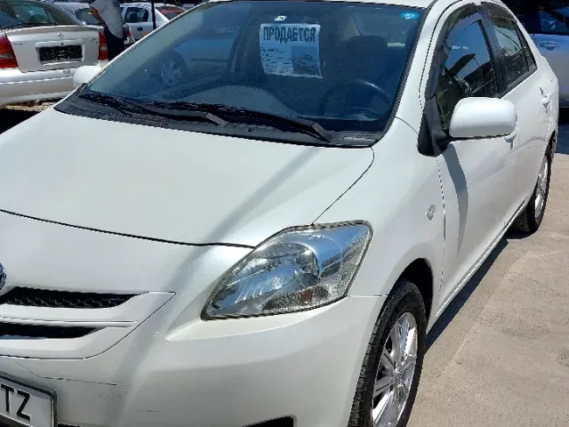 Toyota Vitz 1, avtobaza.tj