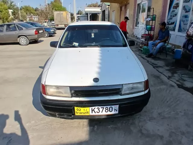 Opel Vectra A 1, avtobaza.tj