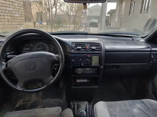 Opel Vectra A, 1995 1, avtobaza.tj