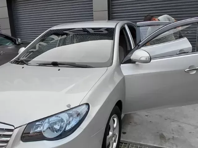 Hyundai Avante, 2010 1, avtobaza.tj