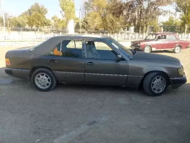 Mercedes-Benz W124, 1990 1, avtobaza.tj