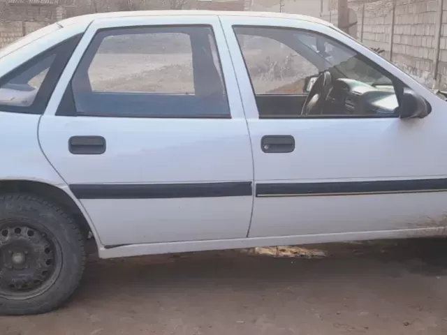 Opel Vectra A 1, avtobaza.tj