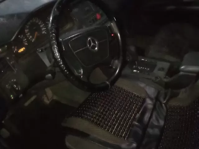 Mercedes-Benz E class, 1996 1, avtobaza.tj