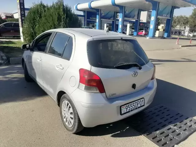 Toyota Vitz, 2010 1, avtobaza.tj
