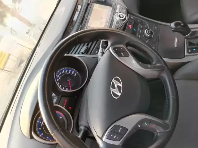 Hyundai Avante, 2014 1, avtobaza.tj