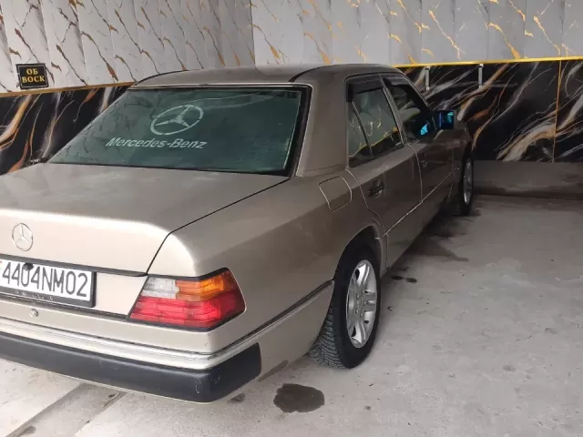 Mercedes-Benz W124, 1992 1, avtobaza.tj