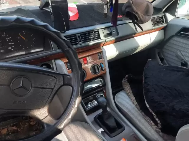 Mercedes-Benz E class, 1992 1, avtobaza.tj Mercedes-Benz E class, 1992 1, avtobaza.tj