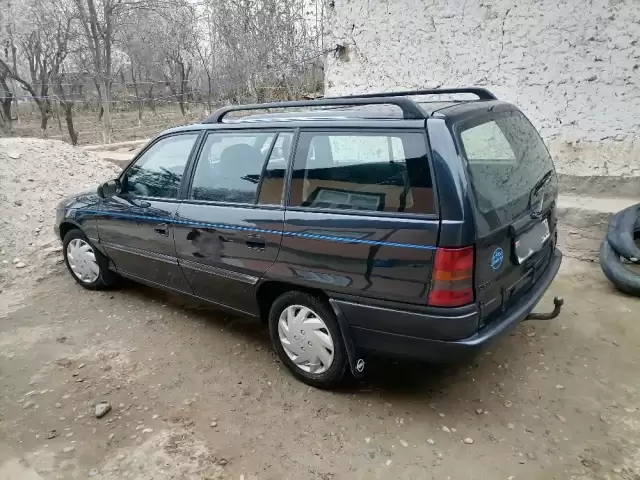 Opel Astra F, 1992 1, avtobaza.tj Opel Astra F, 1992 1, avtobaza.tj