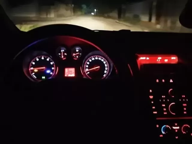Opel Astra J, 2013 1, avtobaza.tj