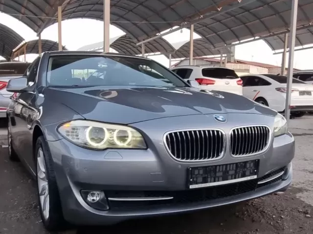 BMW 5 Series 520, 2011 1, avtobaza.tj