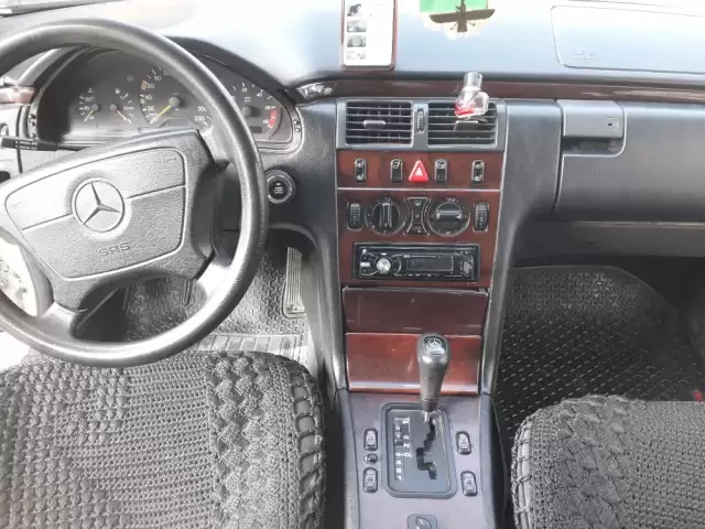 Mercedes-Benz E class, 1996 1, avtobaza.tj