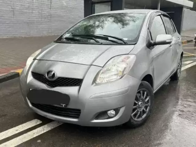 Toyota Vitz, 2009 1, avtobaza.tj