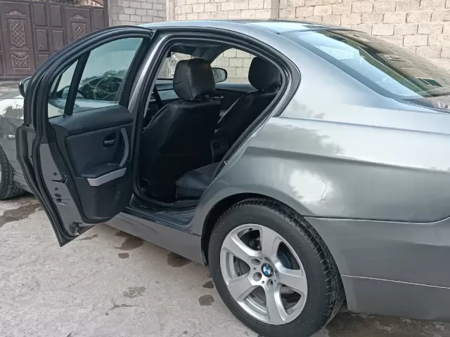 BMW 3 Series 320 1, avtobaza.tj