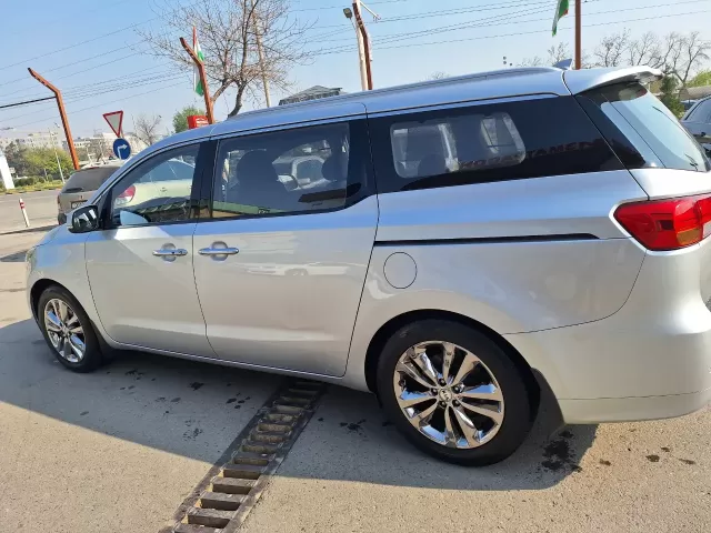 Kia Carnival 1, avtobaza.tj