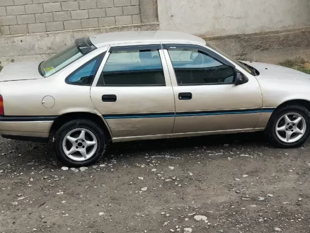 Opel Vectra A 1, avtobaza.tj