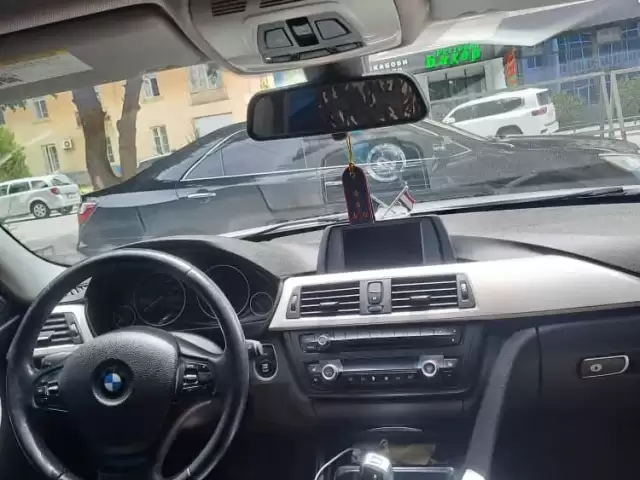 BMW 3 Series 320i, 2015 1, avtobaza.tj