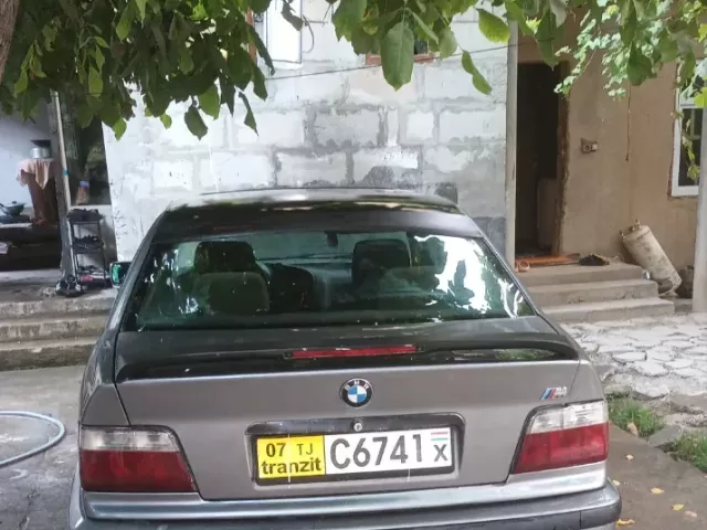 BMW 3 Series 320 1, avtobaza.tj