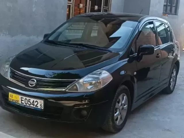 Nissan Tiida 1, avtobaza.tj