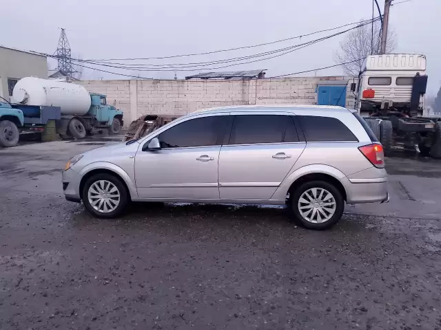 Opel Astra H, 2010 1, avtobaza.tj