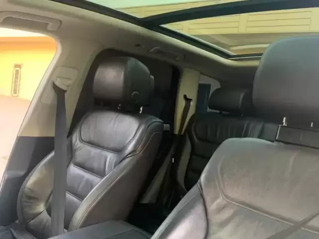 Volkswagen Touareg, 2016 1, avtobaza.tj