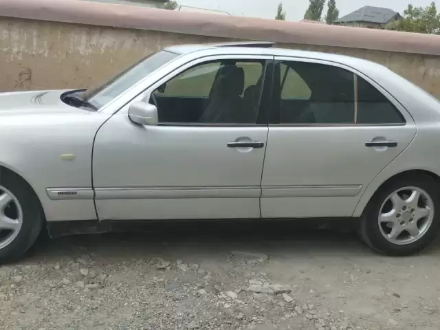 Mercedes-Benz E class, 1996 1, avtobaza.tj