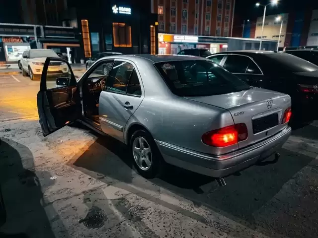 Mercedes-Benz E class, 1996 1, avtobaza.tj