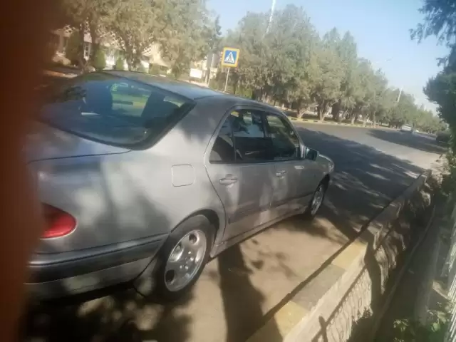 Mercedes-Benz E class, 1997 1, avtobaza.tj