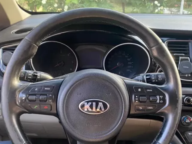 Kia Carnival 1, avtobaza.tj