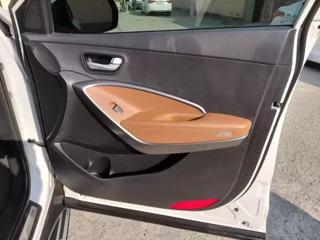 Hyundai Santa Fe, 2016 1, avtobaza.tj