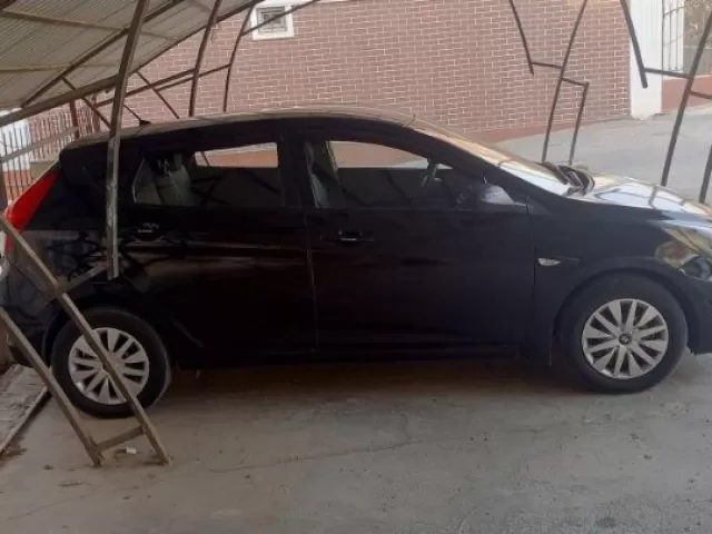 Hyundai Solaris, 2012 1, avtobaza.tj
