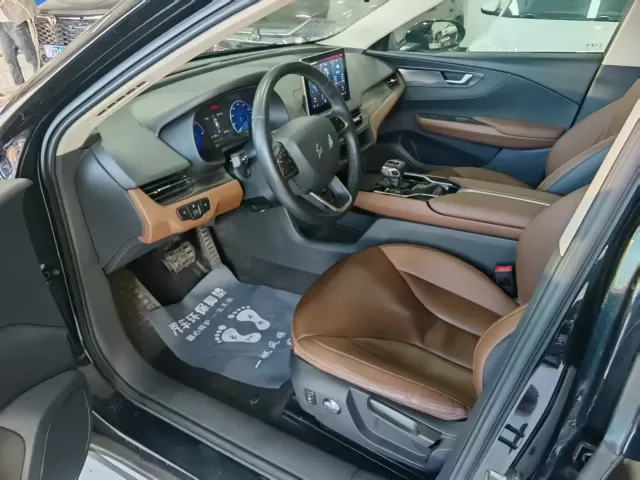 Hongqi E-QM5, 2024 1, avtobaza.tj