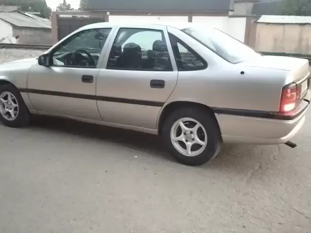 Opel Vectra A, 1993 1, avtobaza.tj Opel Vectra A, 1993 1, avtobaza.tj