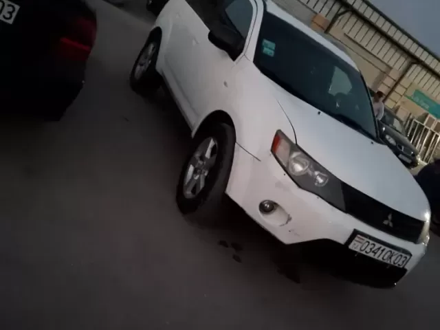 Mitsubishi Outlander, 2009 1, avtobaza.tj