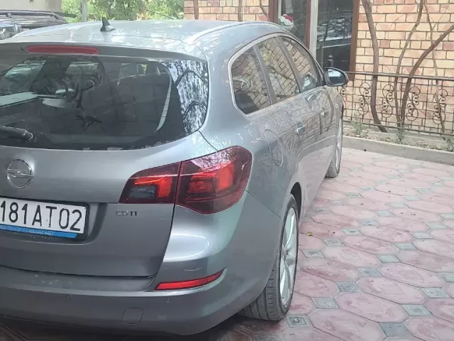Opel Astra J, 2011 1, avtobaza.tj