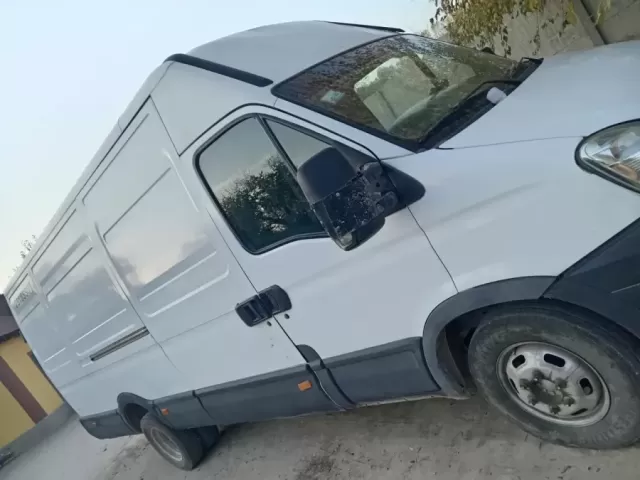 Грузовики Iveco daila 35s12 1, avtobaza.tj