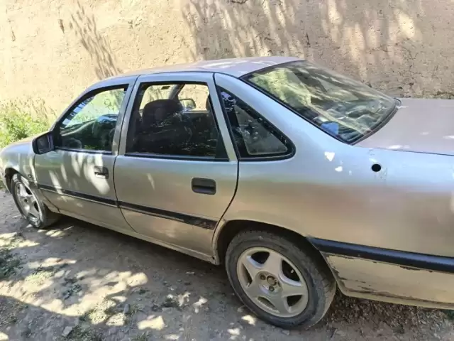 Opel Vectra A, 1991 1, avtobaza.tj Opel Vectra A, 1991 1, avtobaza.tj