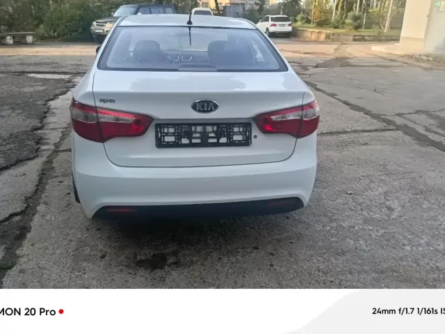 Kia Rio 1, avtobaza.tj