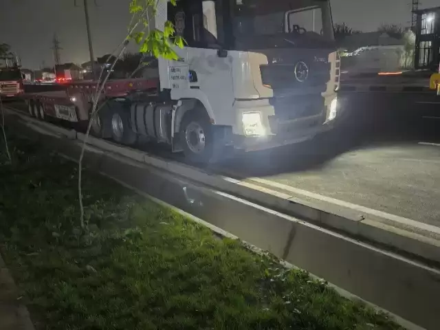 Тягач Shacman, 2021 1, avtobaza.tj Тягач Shacman, 2021 1, avtobaza.tj